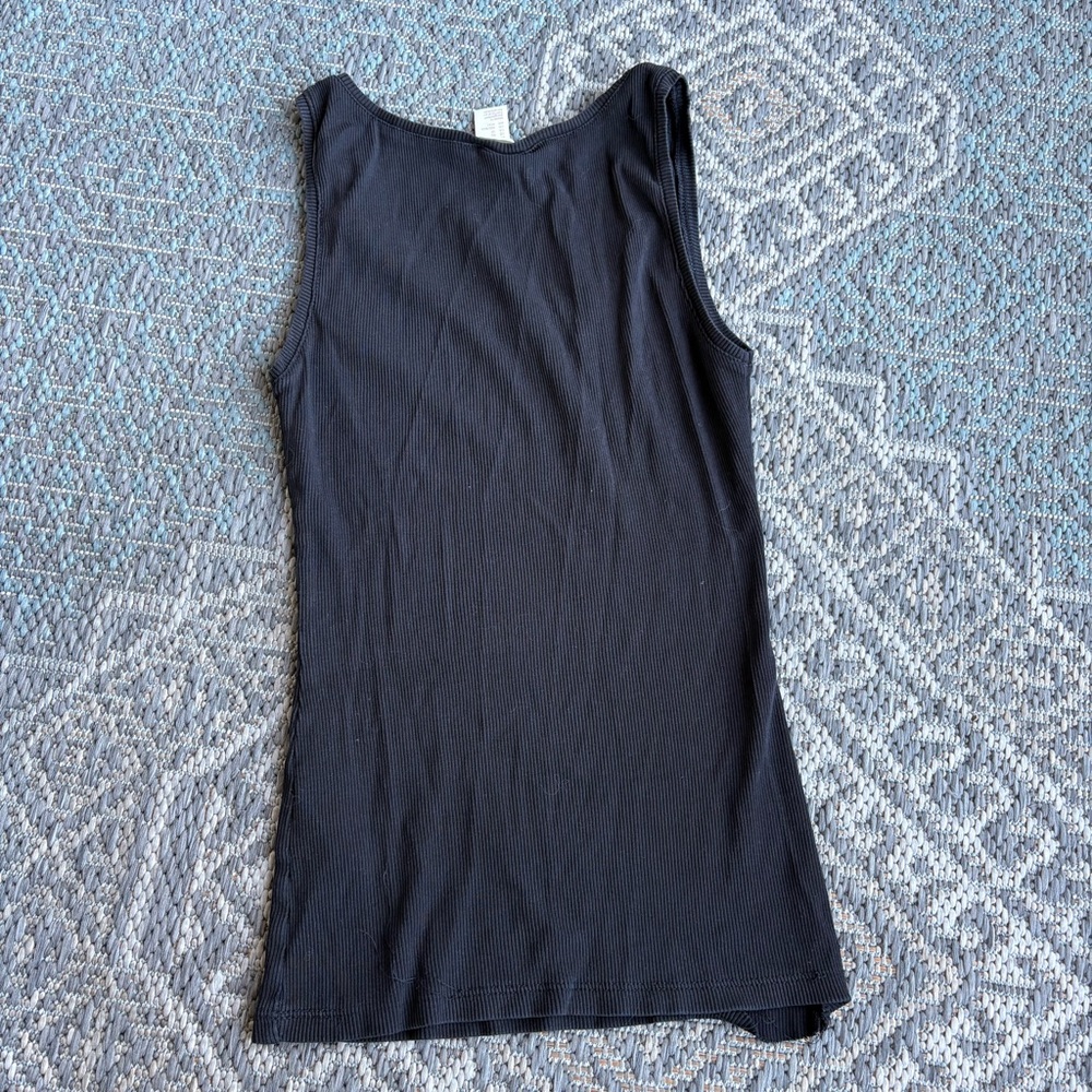 Black Basic Tank Top - Picture 3 of 3